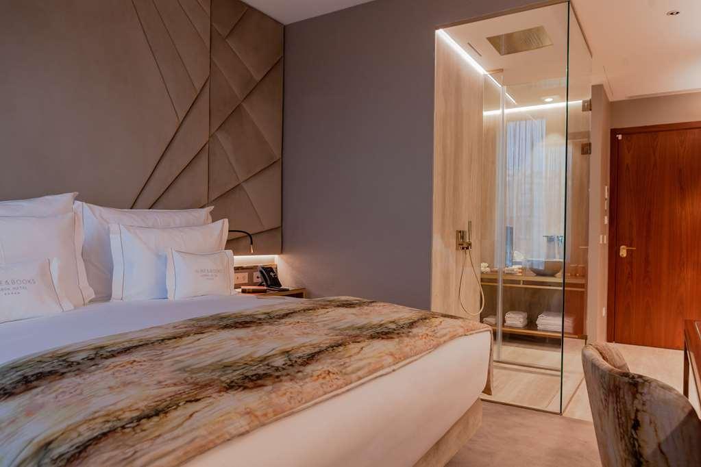 Wine & Books Lisboa Hotel الغرفة الصورة A room at the hotel