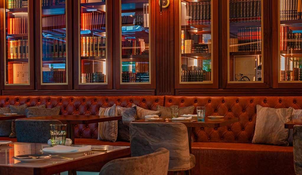 Wine & Books Lisboa Hotel المطعم الصورة Library at The Ivy, St John's Wood