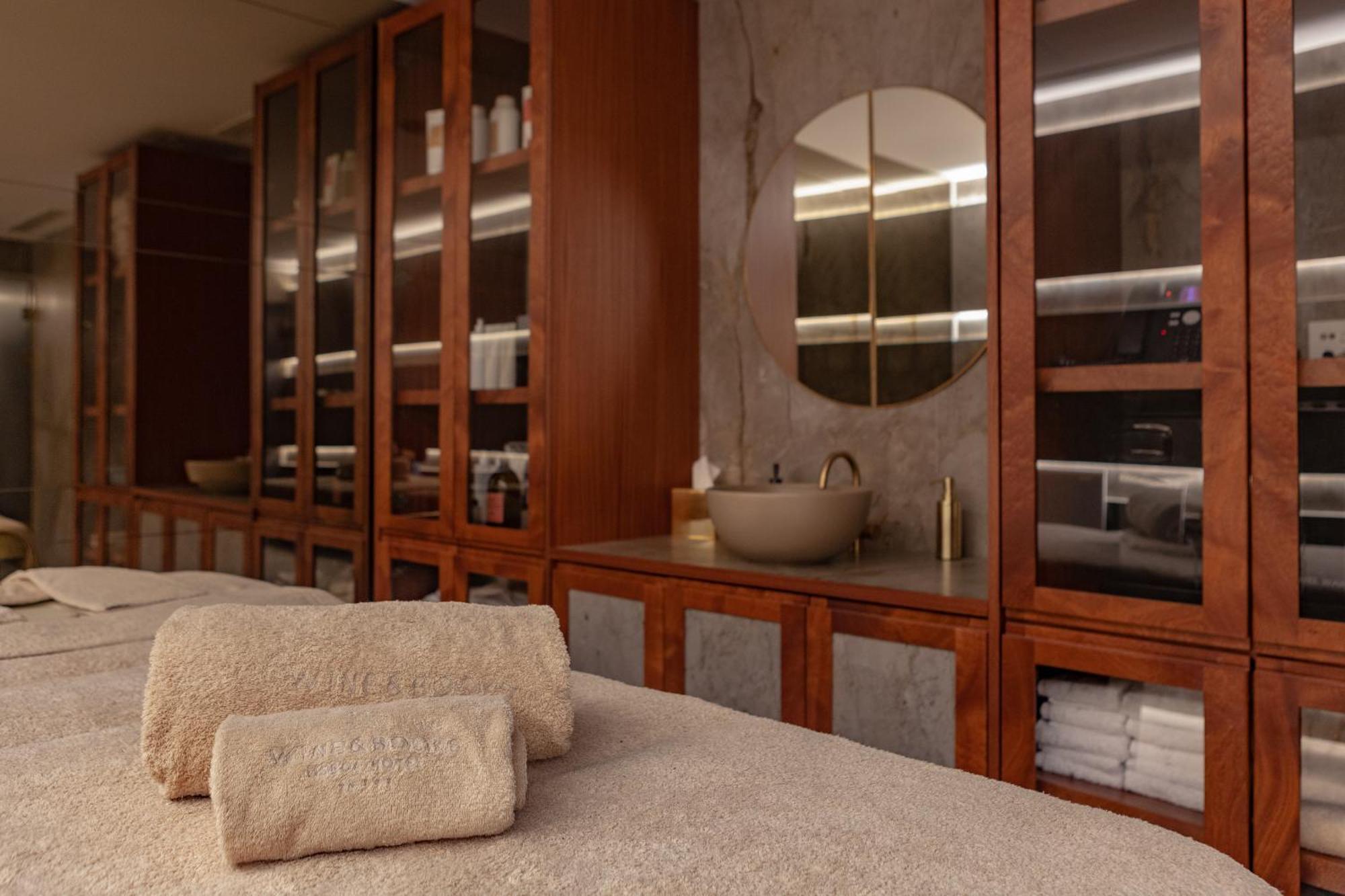 Wine & Books Lisboa Hotel المظهر الخارجي الصورة Spa at the Taj Mahal Palace, Mumbai
