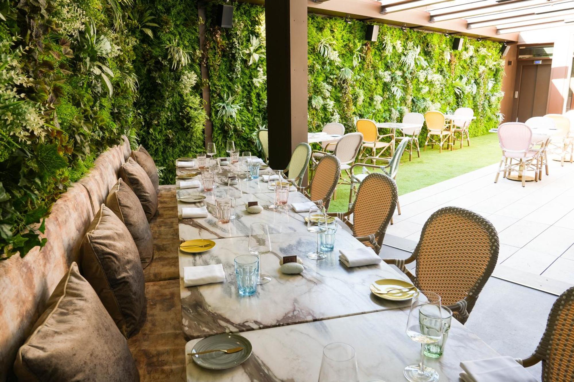 Wine & Books Lisboa Hotel المظهر الخارجي الصورة The restaurant's terrace